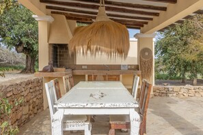 Outdoor dining - Villa "Amigo Near Las Dalias - Nice" (Illes Balears)