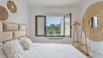 4 soverom, strykejern/-brett, wi-fi (inkludert) og sengetøy