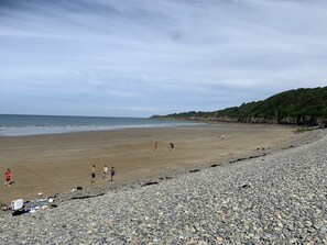 Beach nearby - Holiday Home 'Gîte à 3 min en voiture de la plage & 20 min à pied' with Private Terrace (Plouha)