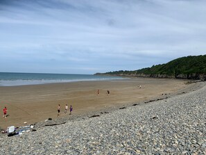 Una spiaggia nelle vicinanze