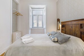 2 chambres, fer et planche à repasser, Wi-Fi gratuit, draps fournis