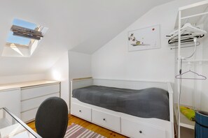 2 chambres, fer et planche à repasser, Wi-Fi gratuit, draps fournis