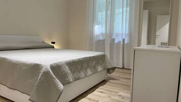 2 habitaciones, tabla de planchar con plancha y wifi gratis