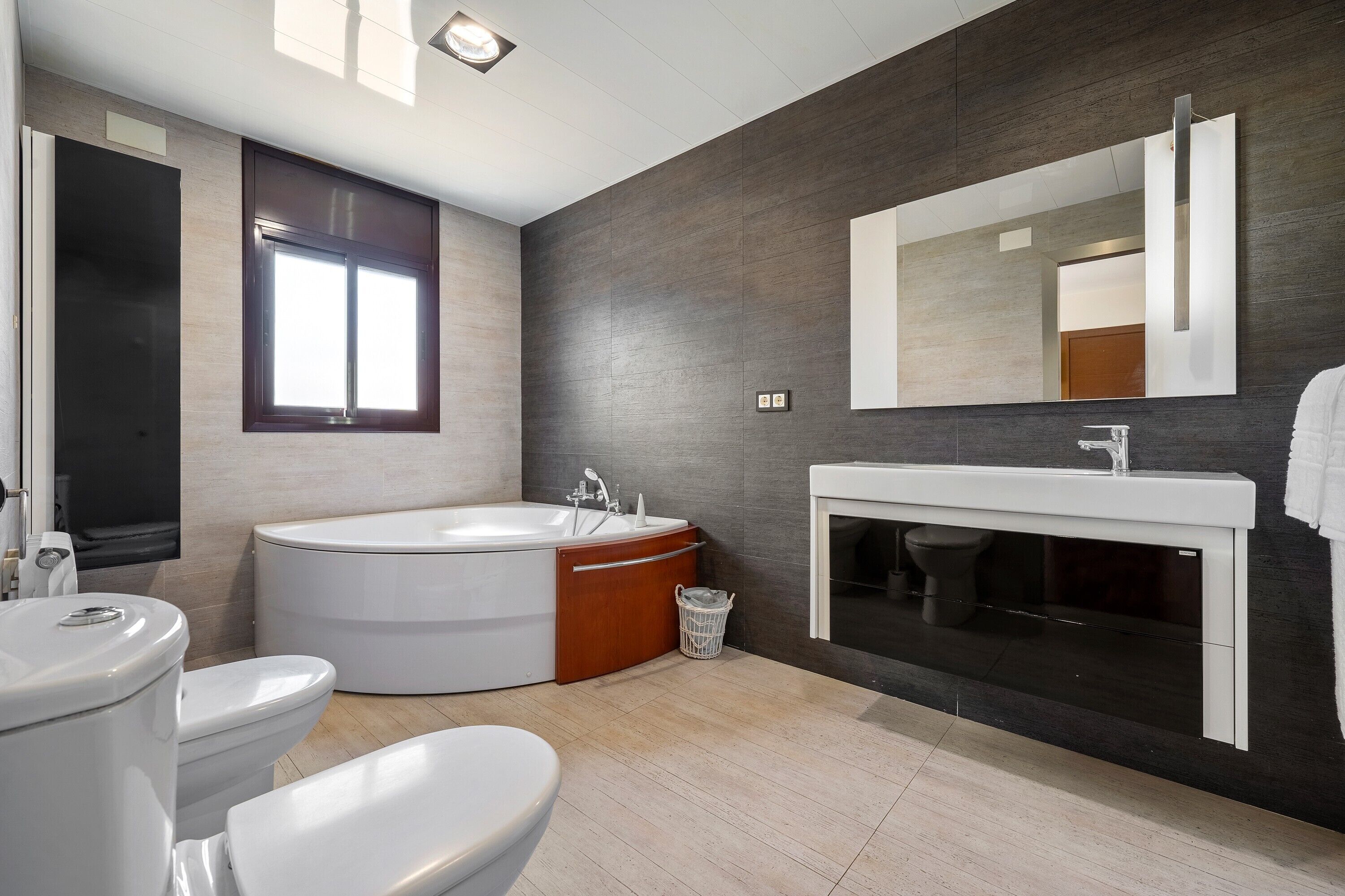 Een douche, handdoeken