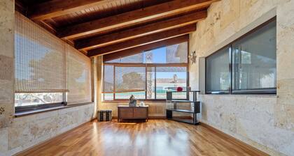 Casa de vacaciones 'La Mediterranea Village' con vistas a la montaña, Wi-Fi y aire acondicionado