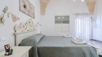 2 bedrooms, bed sheets