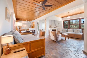 Tv, pejs, stereoanlæg