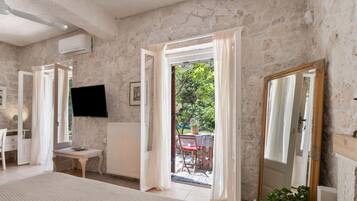 1 chambre, fer et planche Ă repasser, Wi-Fi gratuit, draps fournis