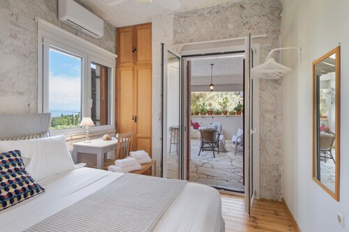Ferienhaus 'Steinhaus in Katouna mit Garten' mit privatem Garten, WLAN und Klimaanlage