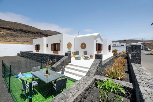 Vacation Home 'Villa Tahoyo' with Mountain View, Private Terrace and Wi-Fi