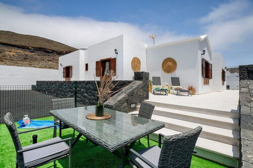 Vacation Home 'Villa Tahoyo' with Mountain View, Private Terrace and Wi-Fi