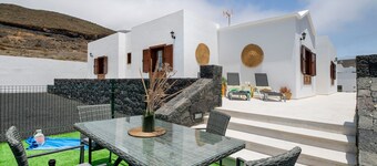 Ferienhaus 'Villa Tahoyo' mit Bergblick, privater Terrasse und WLAN