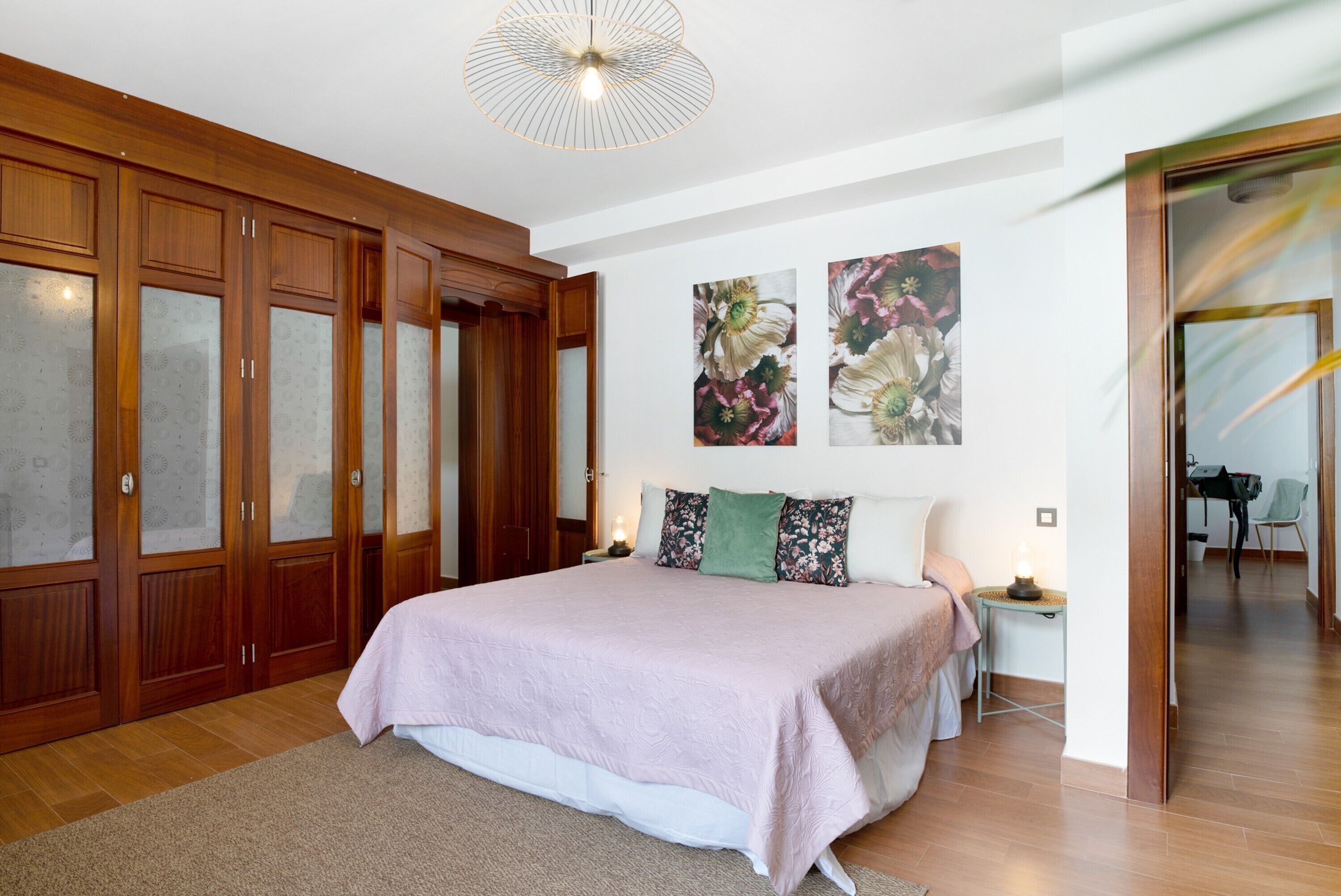 3 chambres, fer et planche à repasser, Wi-Fi gratuit, draps fournis