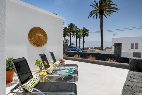 Vacation Home 'Villa Tahoyo' with Mountain View, Private Terrace and Wi-Fi