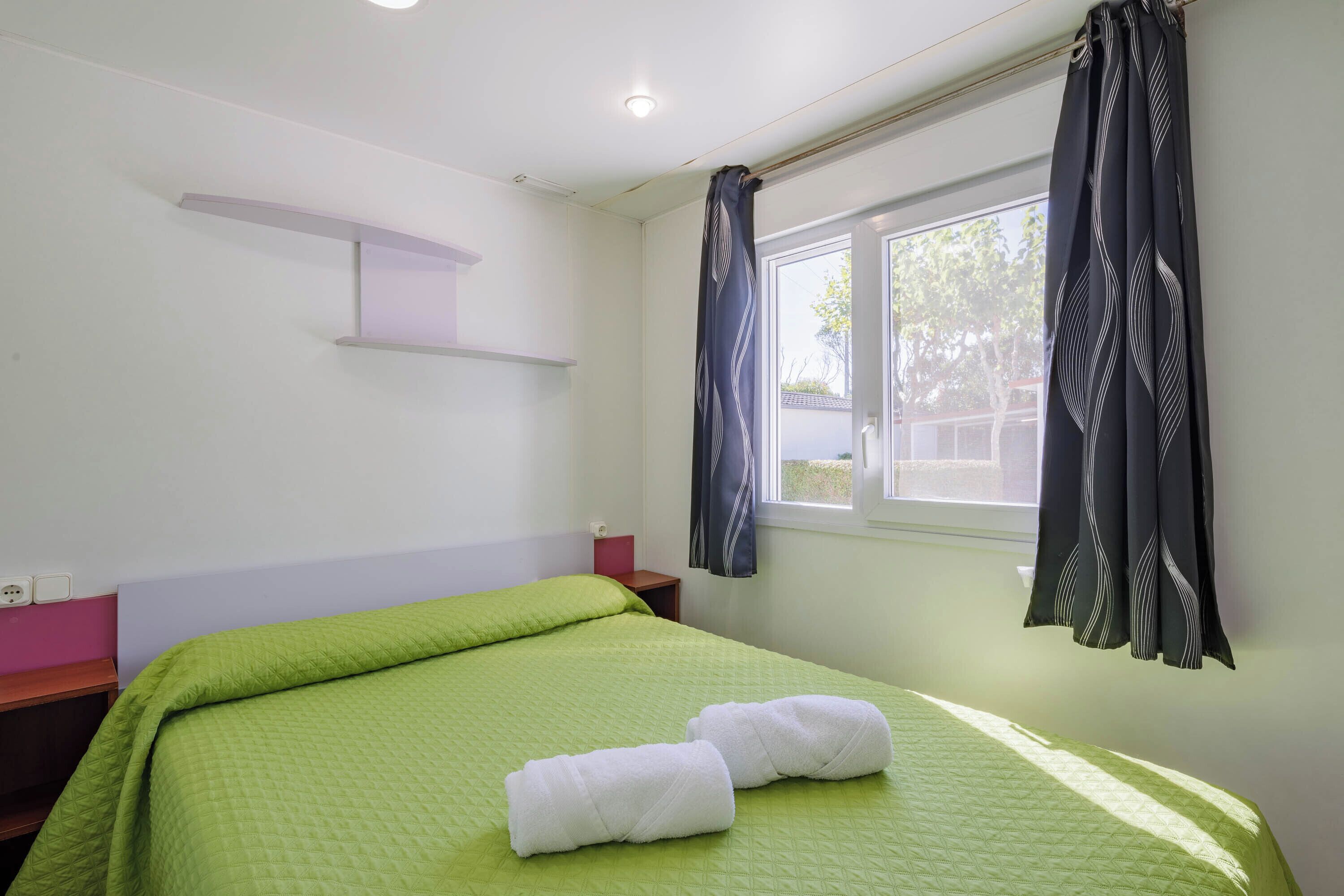 3 slaapkamers, een strijkplank/strijkijzer, gratis wifi, beddengoed