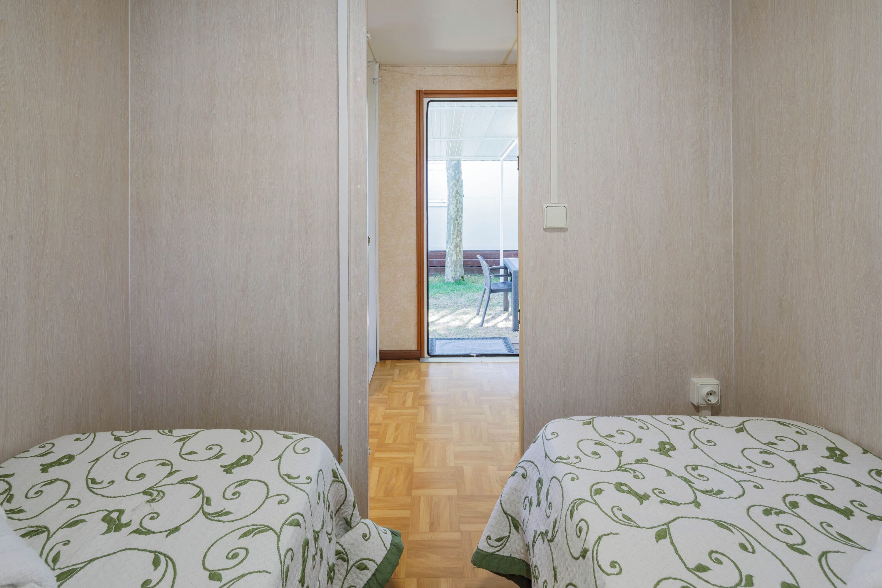 3 slaapkamers, een strijkplank/strijkijzer, gratis wifi, beddengoed