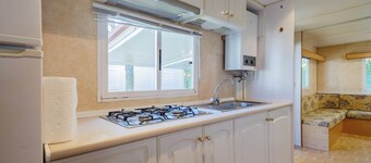 Bungalow 'F' con piscina privada, terraza privada y Wi-Fi