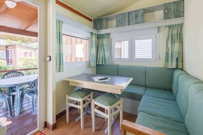 Interior - Bungalow 'A' with Private Pool, Private Terrace and Wi-Fi (Pontevedra)