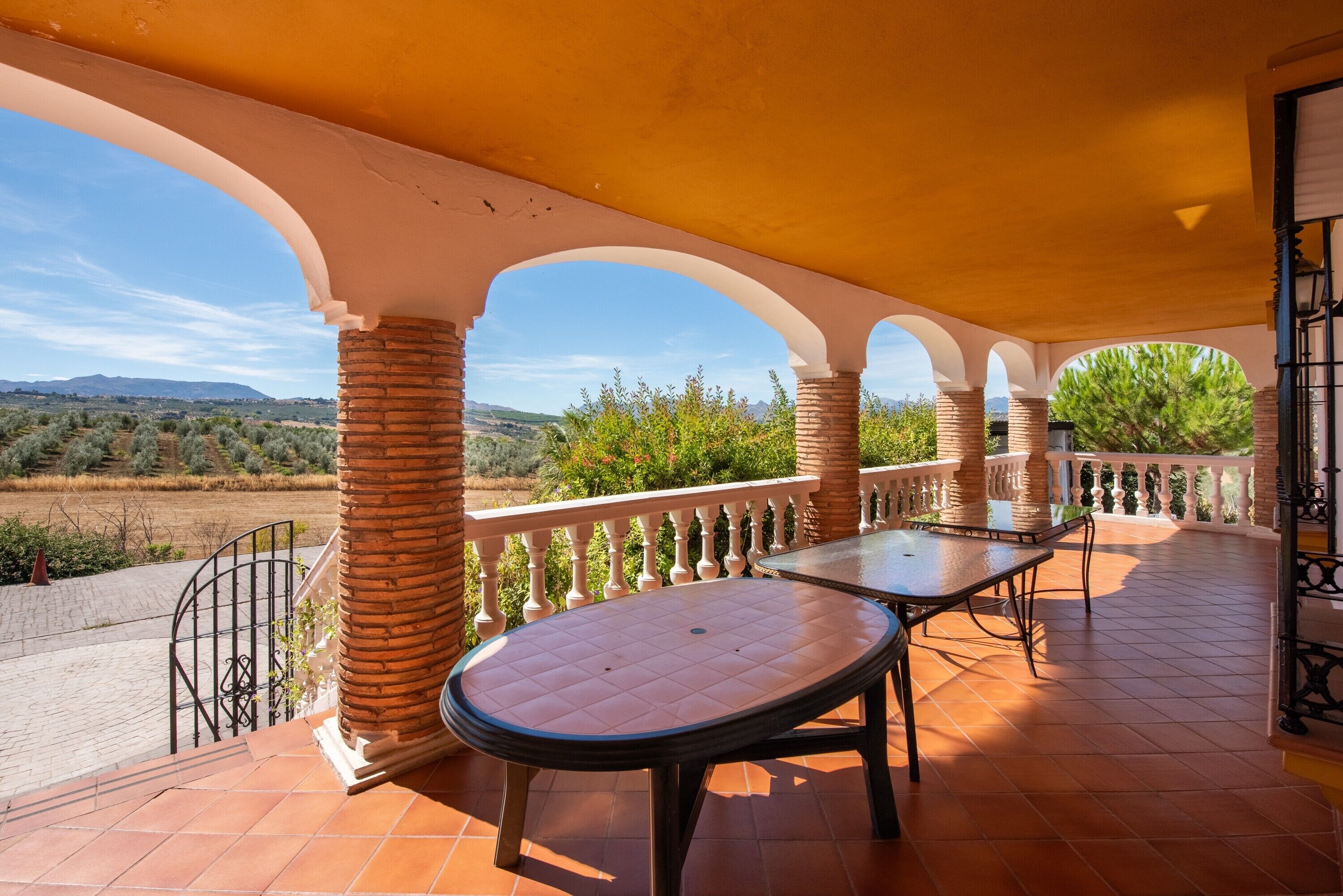 屋外ダイニングエリア