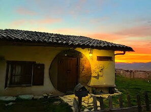Exterior - Apartment 'Col Di Metino' with Mountain View, Private Garden and Wi-Fi (Gualdo Tadino)