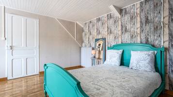 3 dormitoris, planxa i posts de planxar i roba de llit