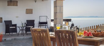 'Casa Rural La Verita' with Sea View, Private Terrace and Wi-Fi
