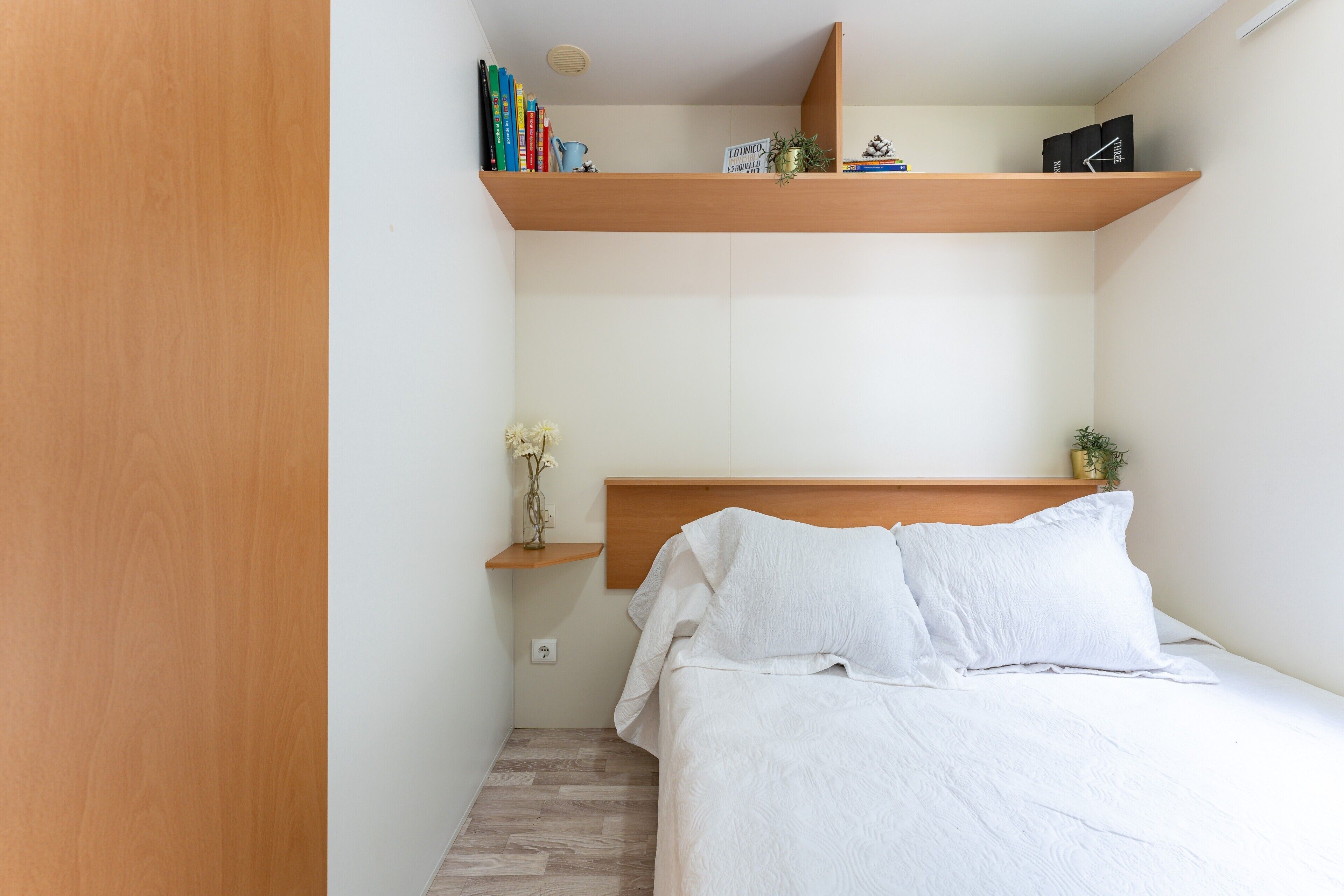 2 dormitorios, tabla de planchar con plancha, wifi gratis y ropa de cama