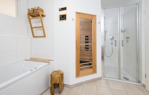 Hair dryer - Pet friendly apartment in Olpenitz (Olpenitz)