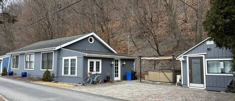 المنشأة من الخارج