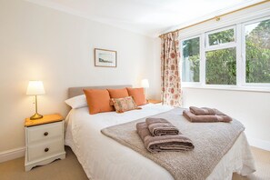 2 slaapkamers, een strijkplank/strijkijzer, internet