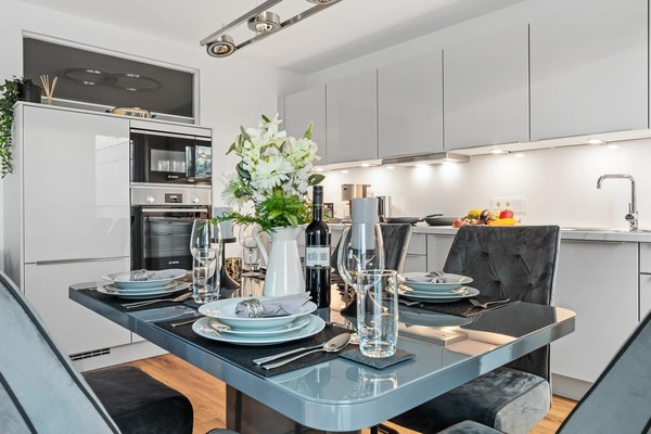 Refrigerador, horno, placa de cocina, lavavajillas