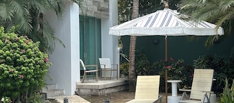 Villa Cinco Acapulco Diamante a few steps away from the sea to see the best sunset in the world