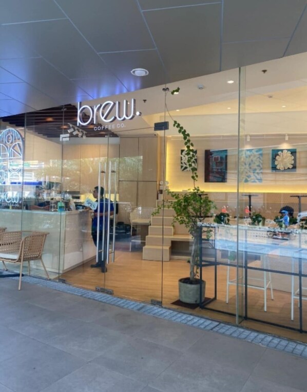 Lobby - The Cove, Lush Tower 1 (Makati)