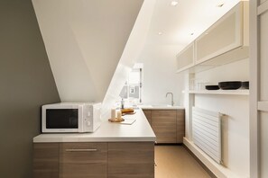 Fridge, microwave, oven, stovetop - Avellana - 1 chambre à Neuilly-Sur-Seine (Paris)