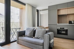 Télévision, chaîne hi-fi