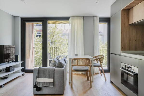 Télévision, chaîne hi-fi