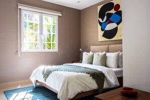 2 soverom, strykejern/-brett, reiseseng for barn og wi-fi