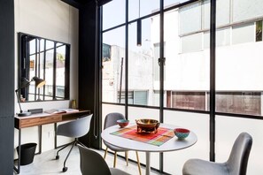 Dining - Mr. W | Bright Roma Loft (Ciudad de México)