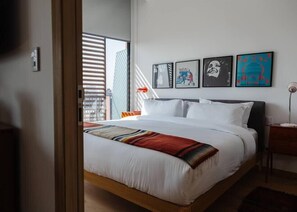 2 slaapkamers, een strijkplank/strijkijzer, reisbedje, wifi