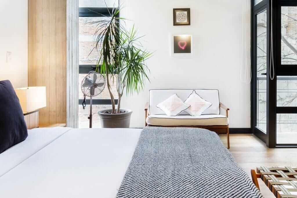 Iron/ironing board, travel crib, WiFi, bed sheets