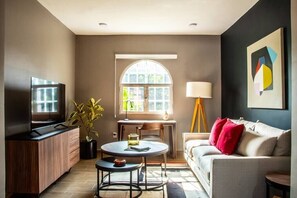 TV - Mr. W | Ultra Cool and Cozy Apartment in La Roma (Ciudad de México)