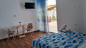 1 habitación, wifi y ropa de cama