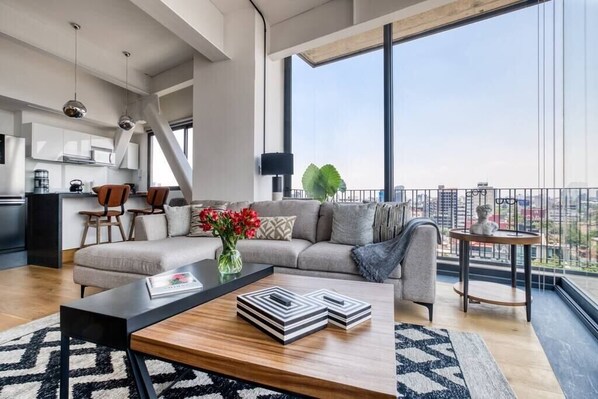 TV - Mr. W | Decorous Stylish Apartment | 2Br | Gym (Juárez)