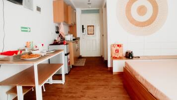 1 habitación, caja de seguridad en la habitación, escritorio y wifi