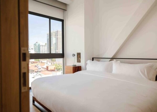 Iron/ironing board, travel crib, WiFi, bed sheets