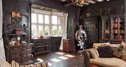 Fairytale Castle close to Alton Towers: Inquire for cheaper quote Now!