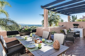Outdoor dining - Selecta Penthouse Jazmin (Ojen)