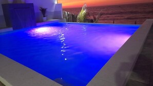 Pool - Hab21 Hotel in front of the sea, ideal to enjoy the sun and relax with Wifi and AC (Canoas de Punta Sal)