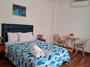 1 habitación, wifi y ropa de cama