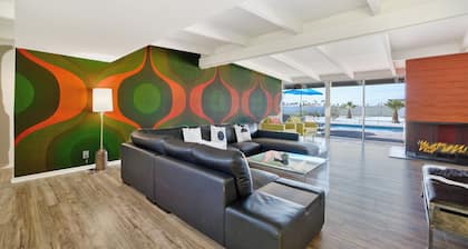 Desert Escape: 5BR Mid-Century Home w/ Pool, Spa, Firepit & Pickleball Court!